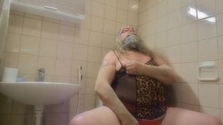 Huge Dick Bathroom Masturbation Big Ass Tease Ass Wide Open Small Tits Czech - 1